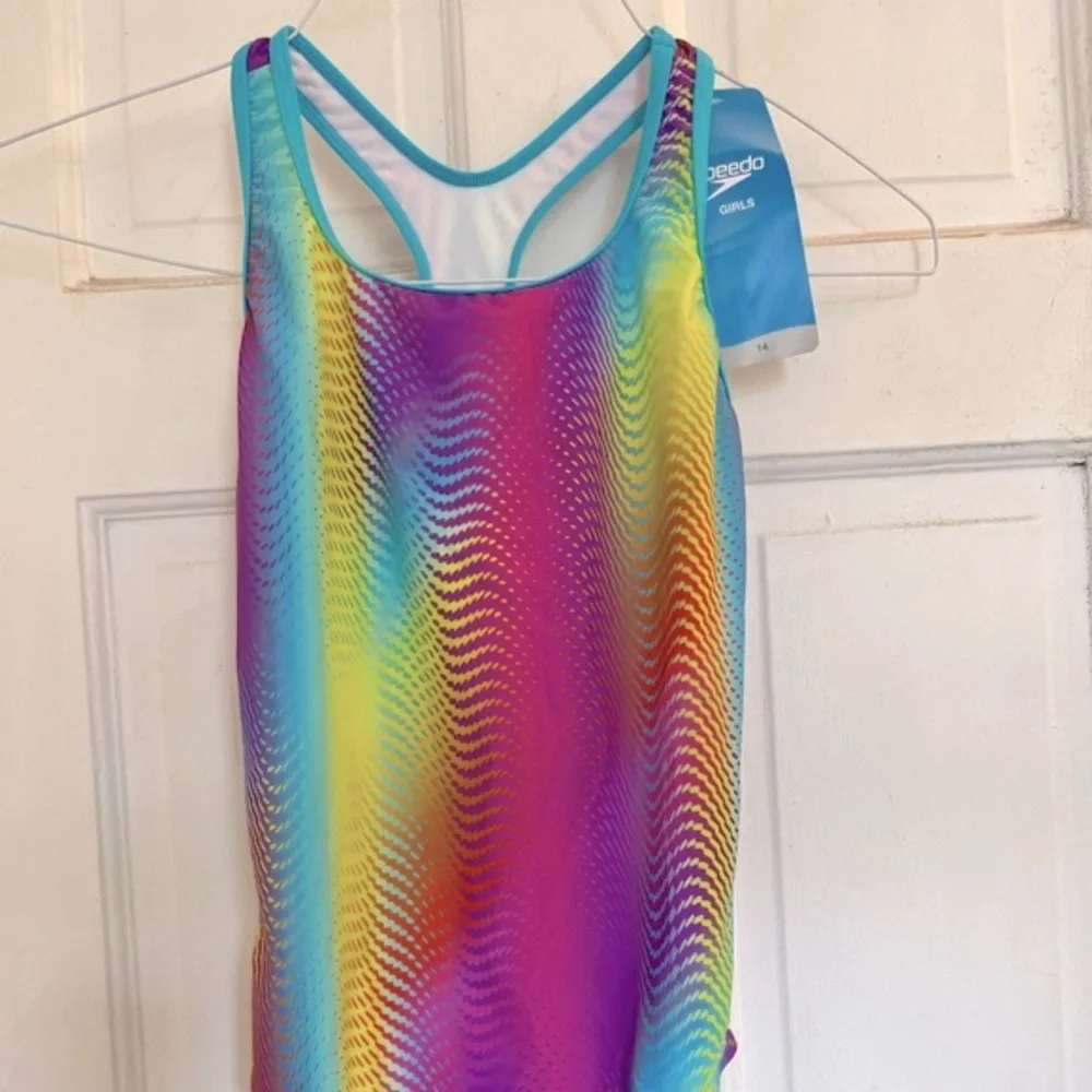 NWT girls Speedo swimsuit in size 14